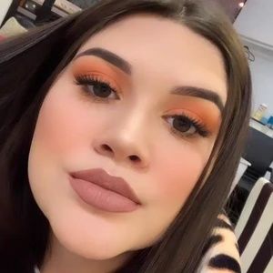 Meet your Posher, Leanna